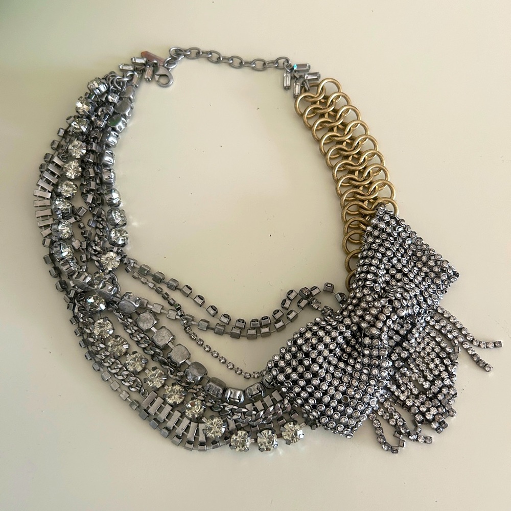 Stella and dot boss lady necklace